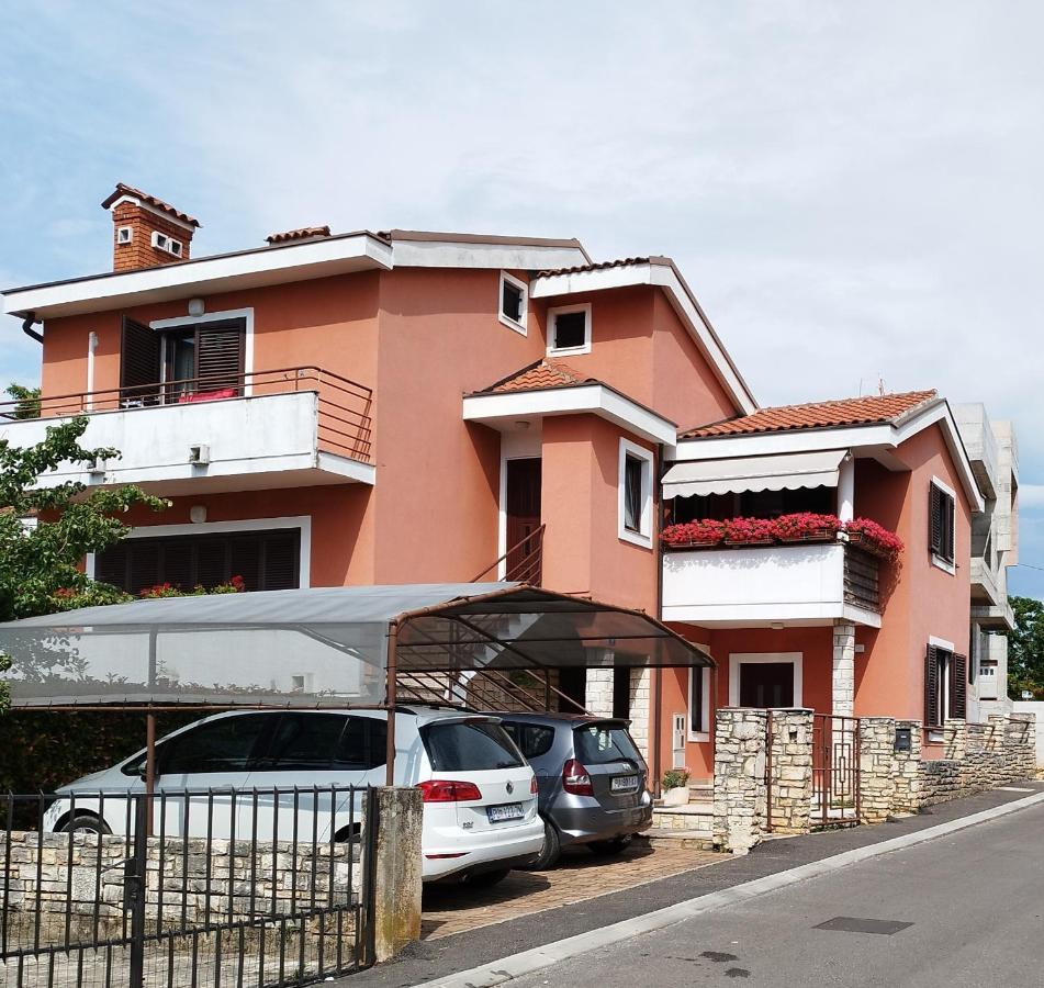Oli Umag Apartment ภายนอก รูปภาพ
